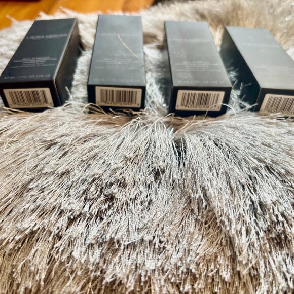 LAURA MERCIER REAL FLAWLESS WEIGHTLESS PERFECTING FOUNDATION - Assorted COLORS! - Picture 7 of 11